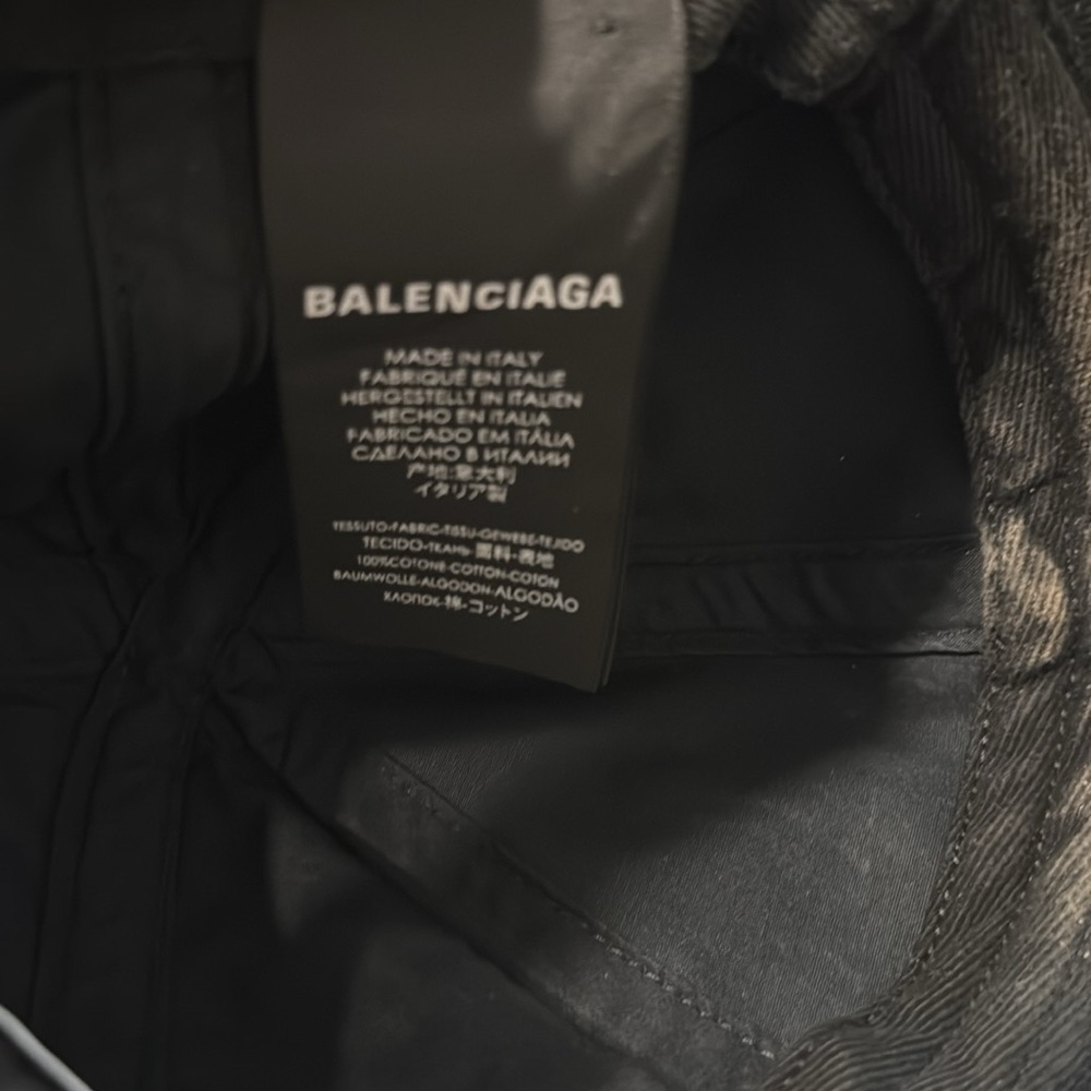 Balenciaga Black Cap with White Logo - Picture 6 of 6